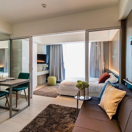 Azure Urban Beach Resort Manila By Radlett Bagian luar foto