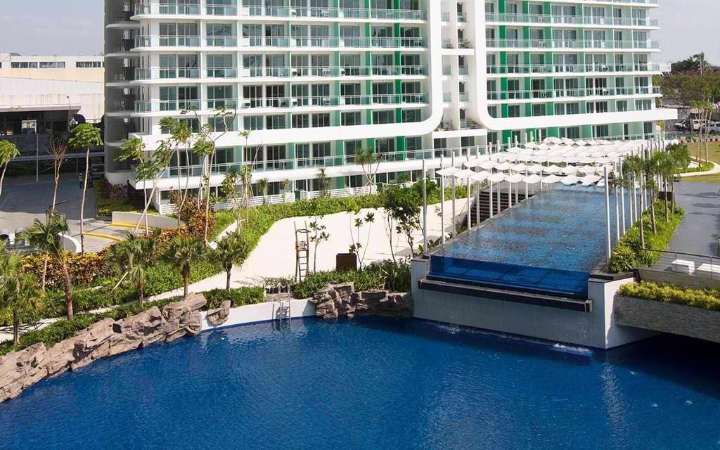 Azure Urban Beach Resort Manila By Radlett Bagian luar foto