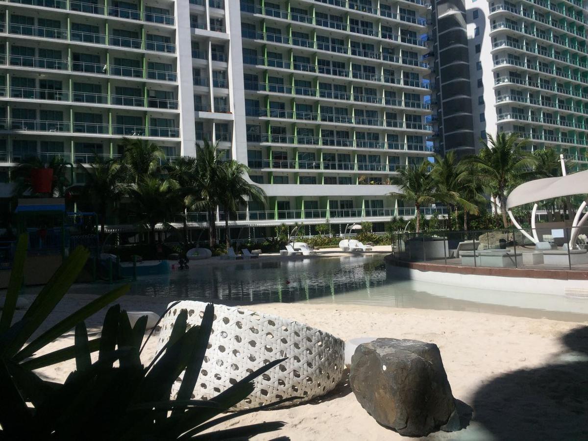 Azure Urban Beach Resort Manila By Radlett Bagian luar foto