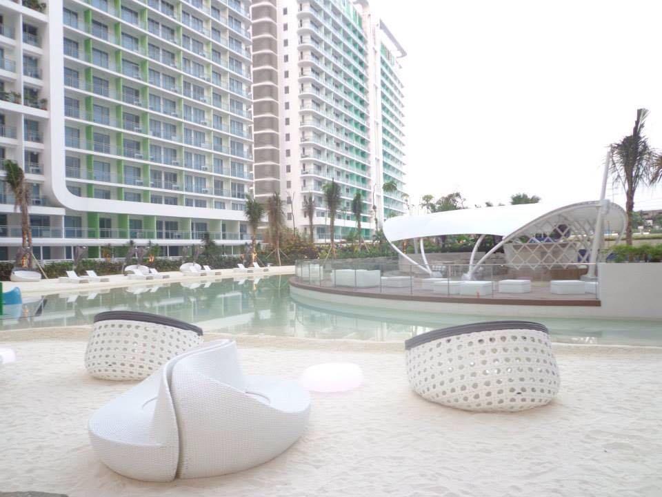 Azure Urban Beach Resort Manila By Radlett Bagian luar foto