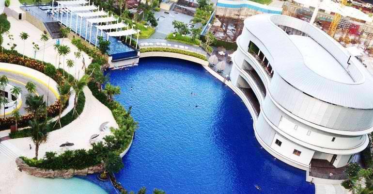 Azure Urban Beach Resort Manila By Radlett Bagian luar foto