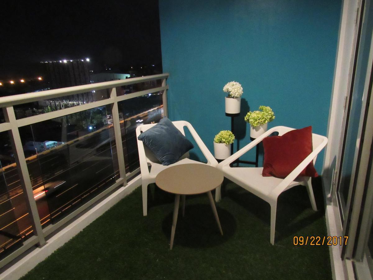Azure Urban Beach Resort Manila By Radlett Bagian luar foto