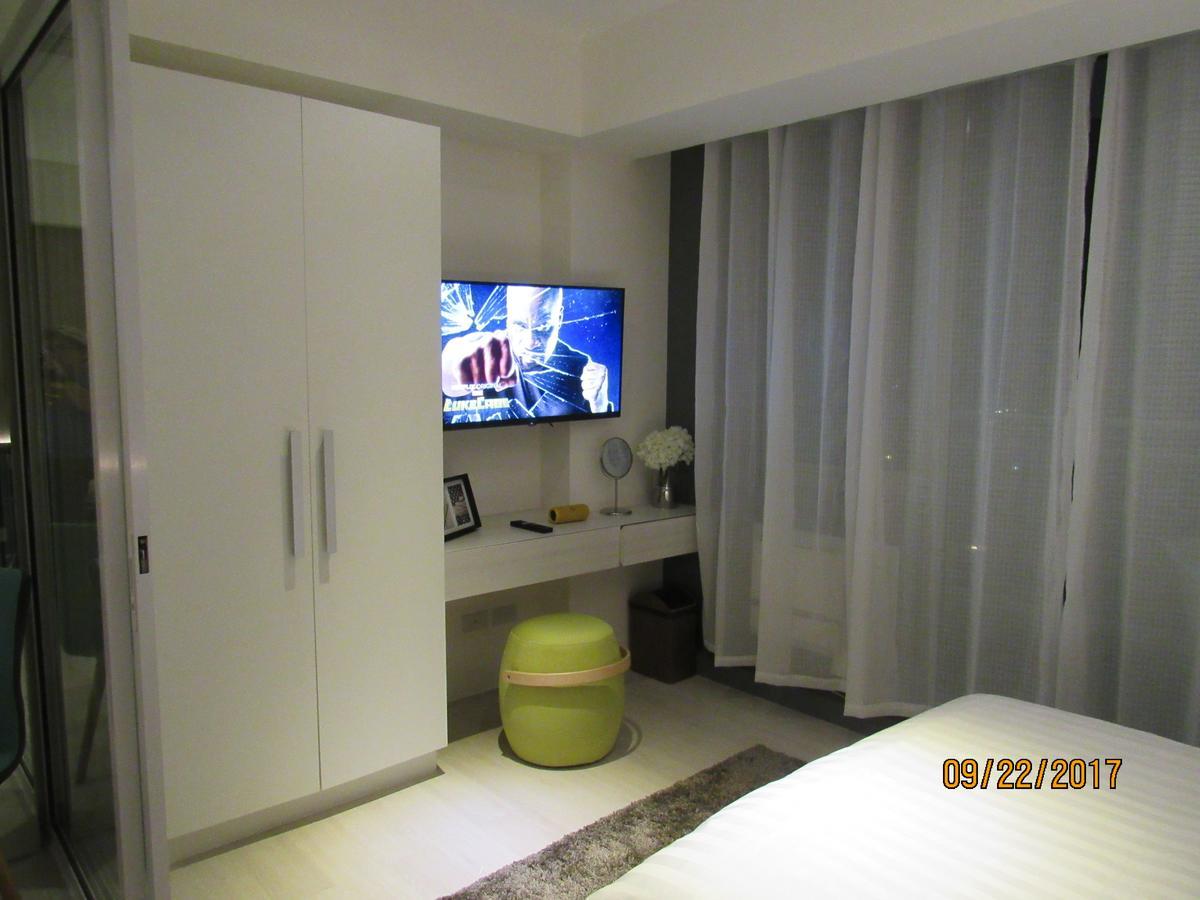 Azure Urban Beach Resort Manila By Radlett Bagian luar foto