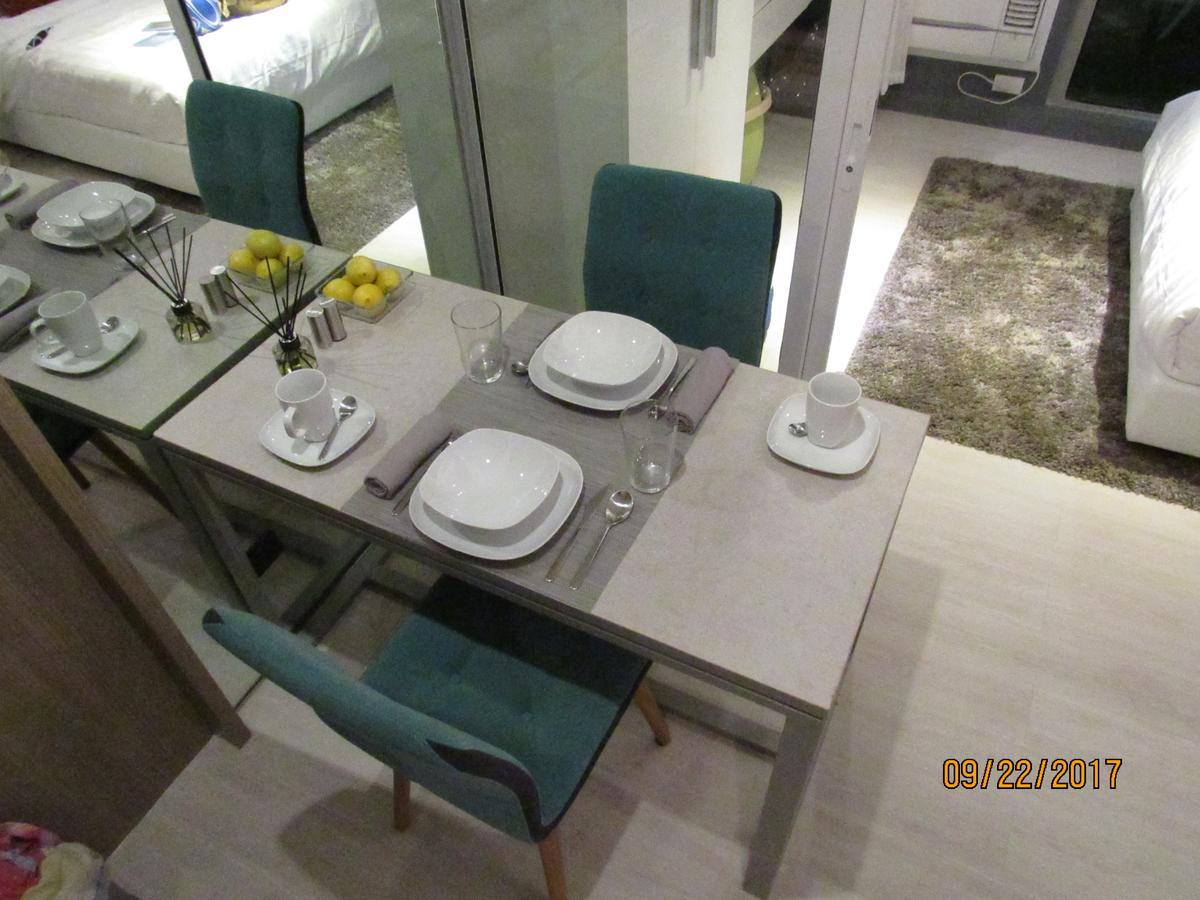 Azure Urban Beach Resort Manila By Radlett Bagian luar foto